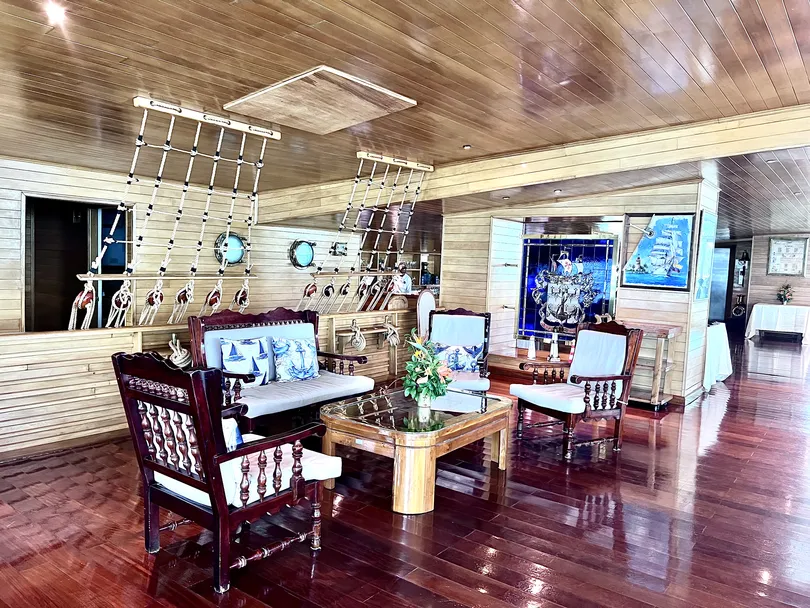 Restaurantes Club Naval