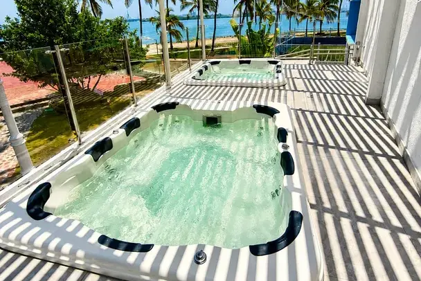 Jacuzzi - Club Naval