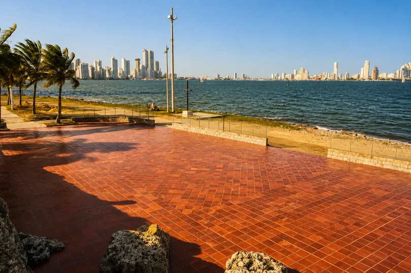 Terraza La Iguana-Club Naval