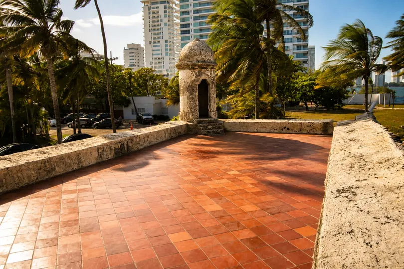 Terraza La Iguana-Club Naval